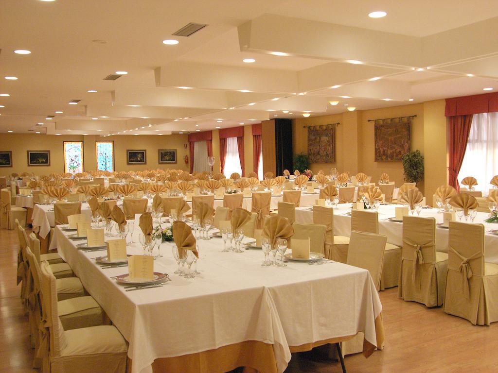 Hotel Restaurante San Roque Medina del Campo Kültér fotó